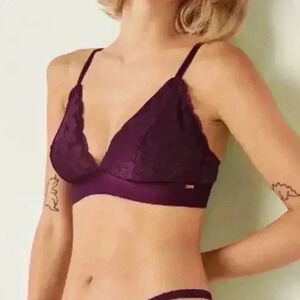Victoria’s Secret PINK maroon colored unpadded lace bralette SIZE L